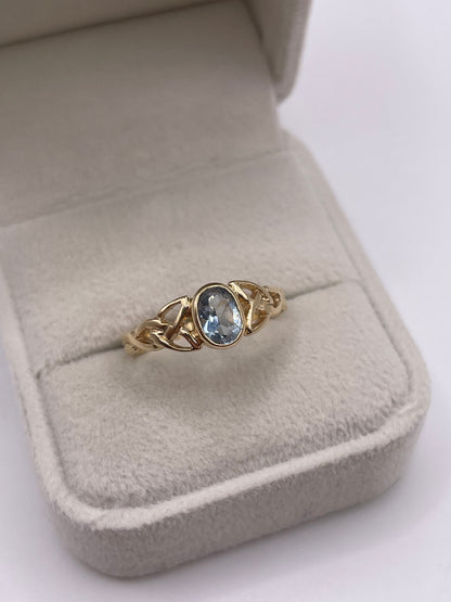 9ct gold aquamarine ring