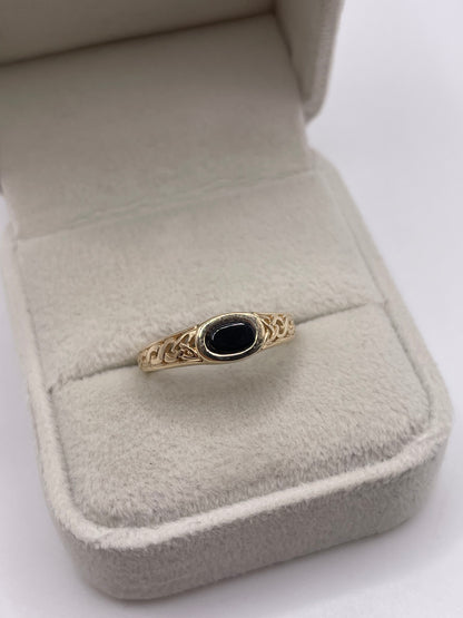 9ct gold onyx ring