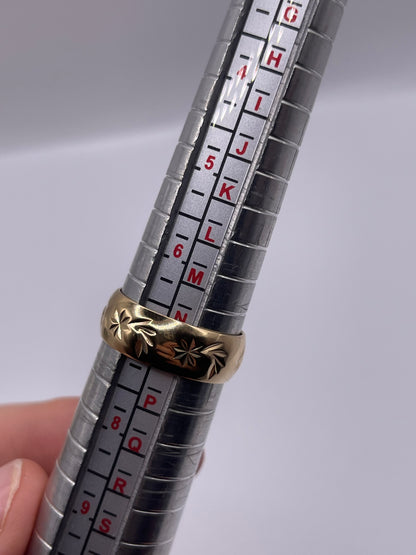 9ct gold patterned band