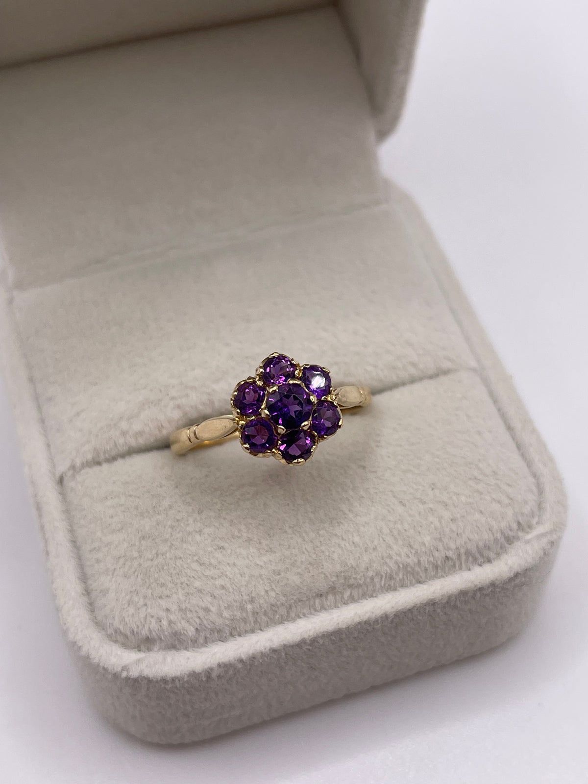 9ct gold amethyst cluster ring