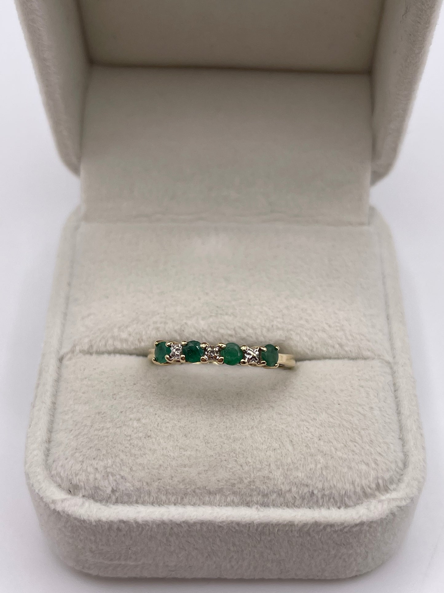9ct gold emerald and diamond ring