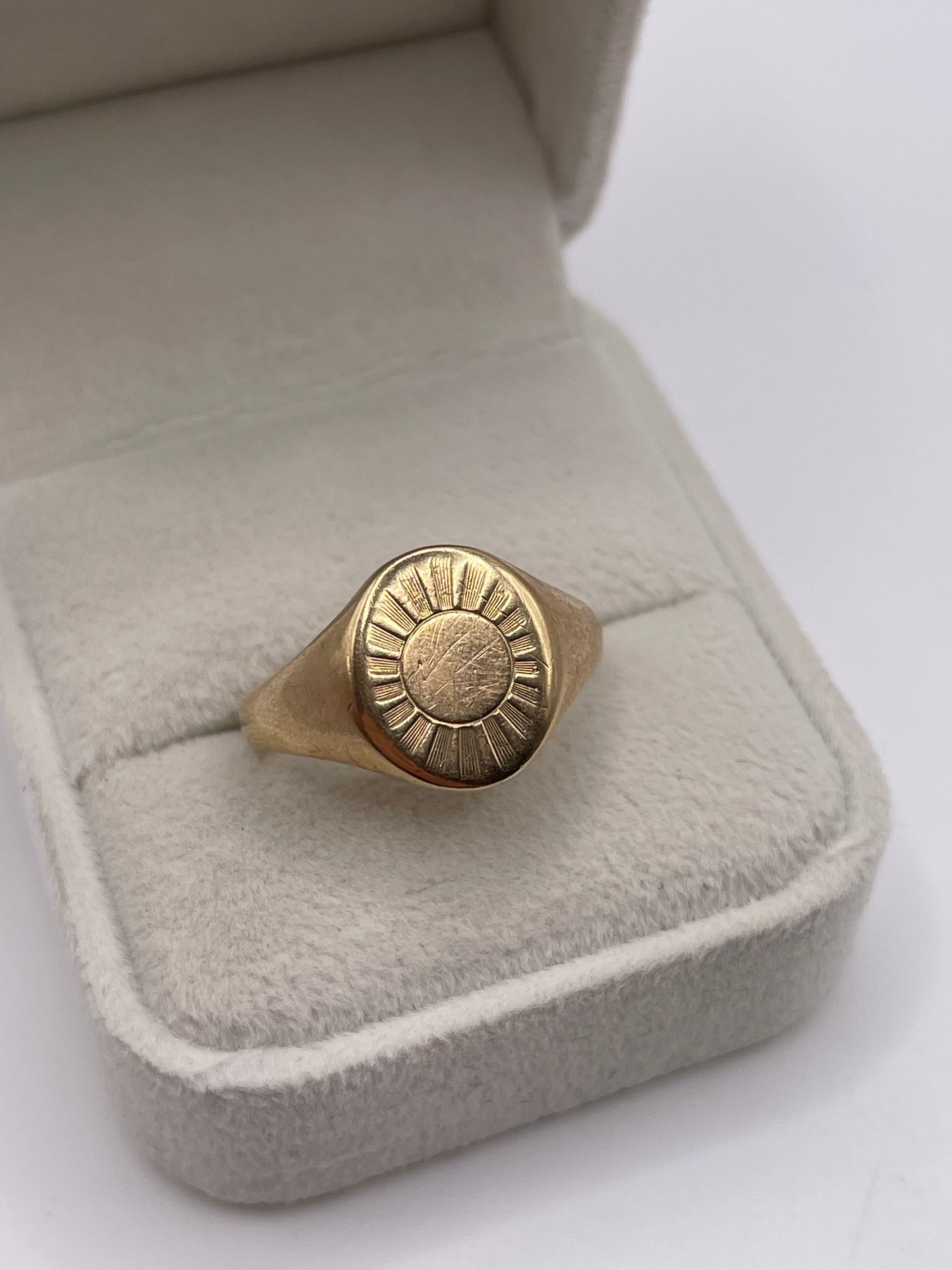 9ct gold signet ring