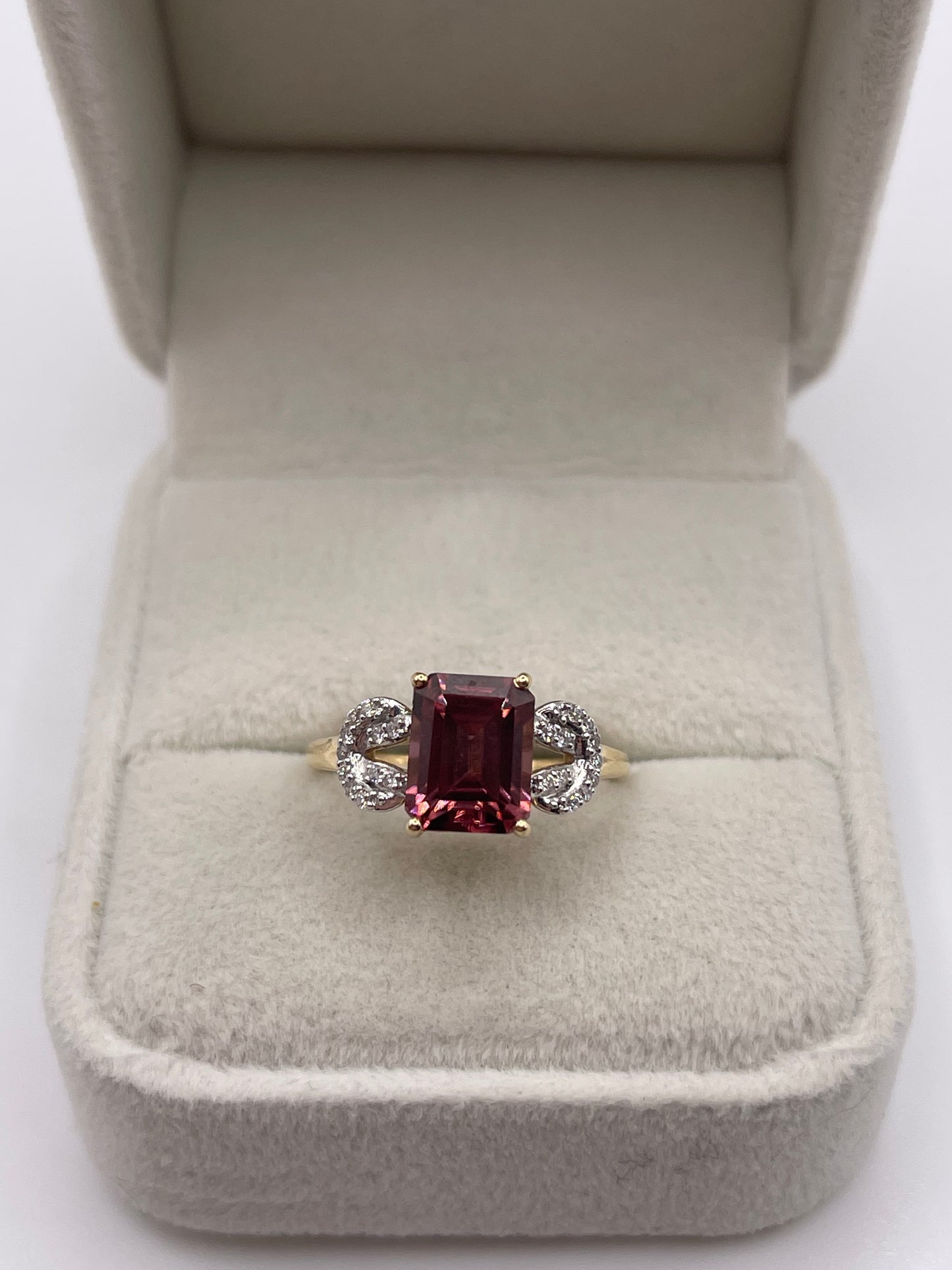 14ct gold tourmaline and diamond ring