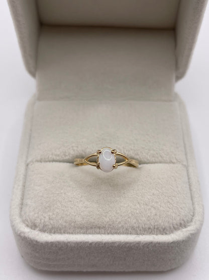 9ct gold opal ring