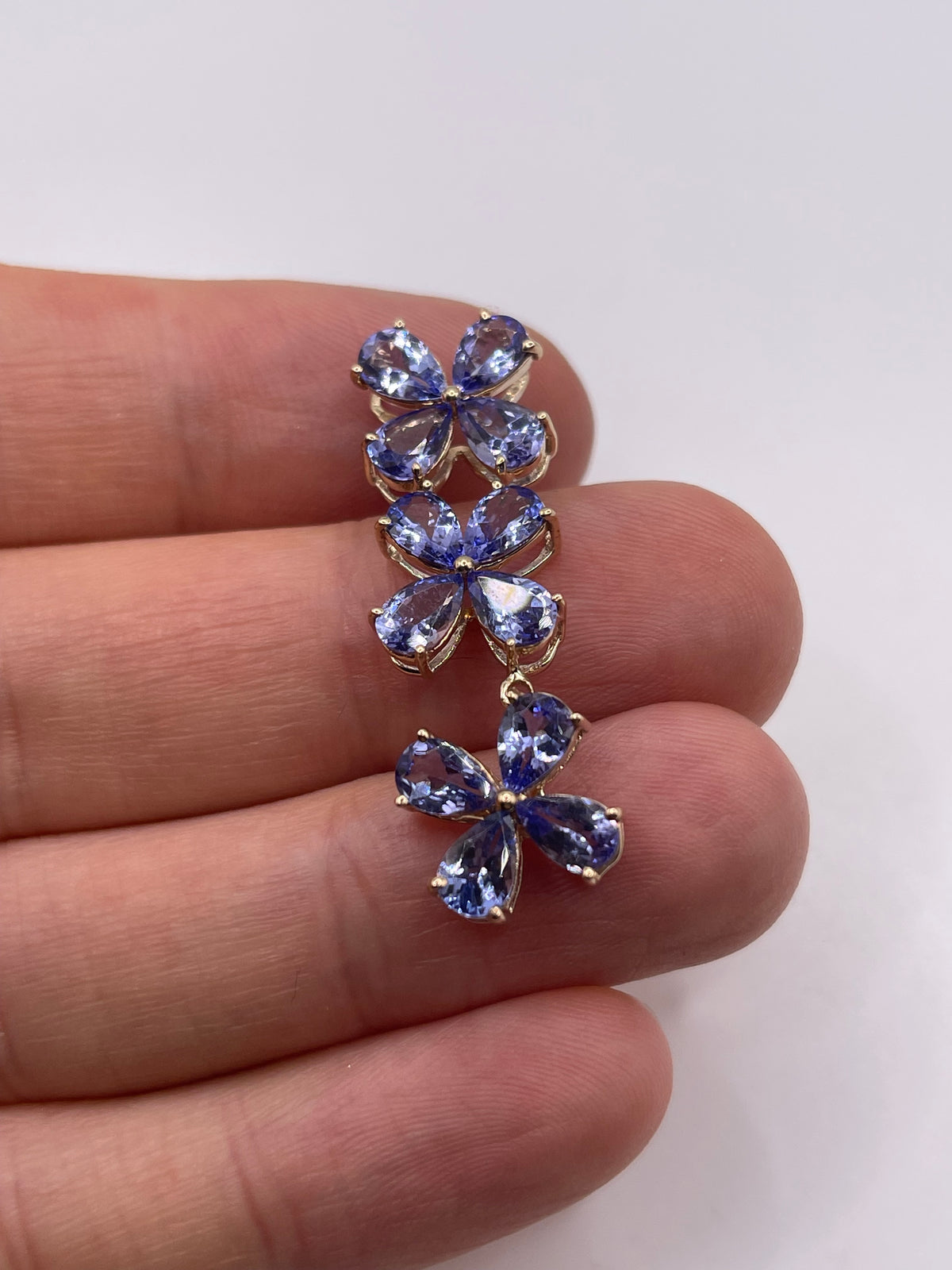 9ct gold tanzanite pendant