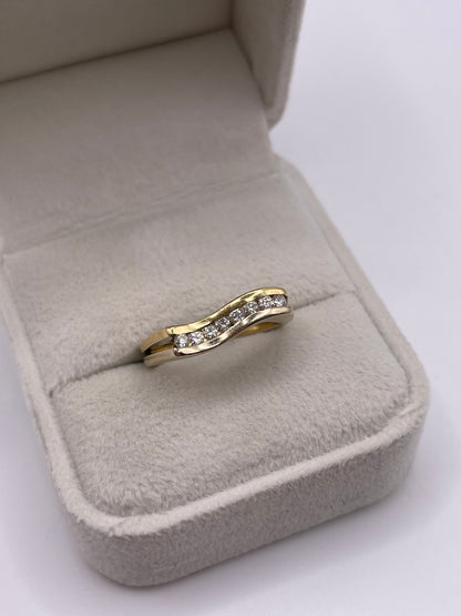 18ct two tone gold diamond ring