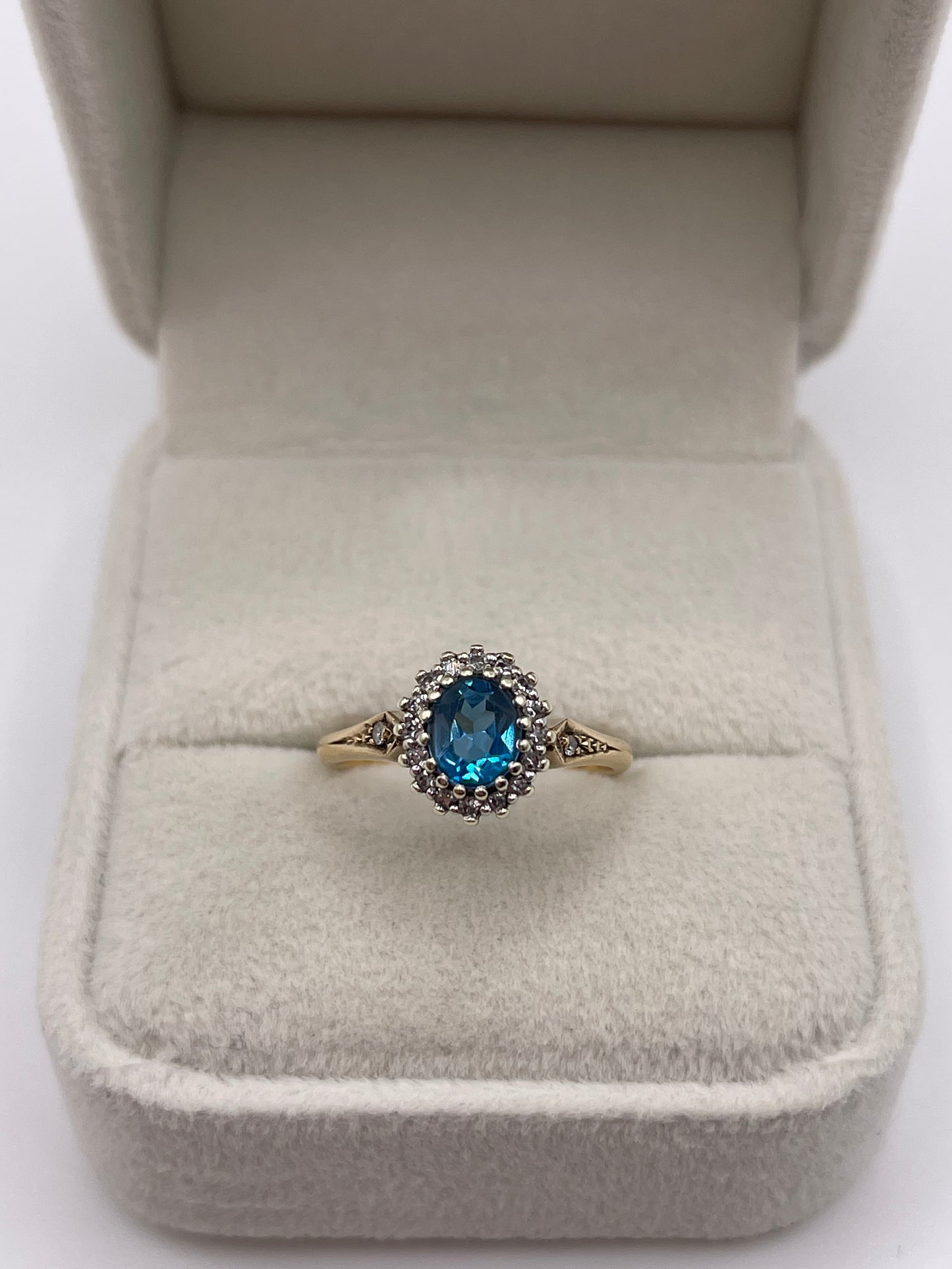 9ct gold topaz and diamond ring