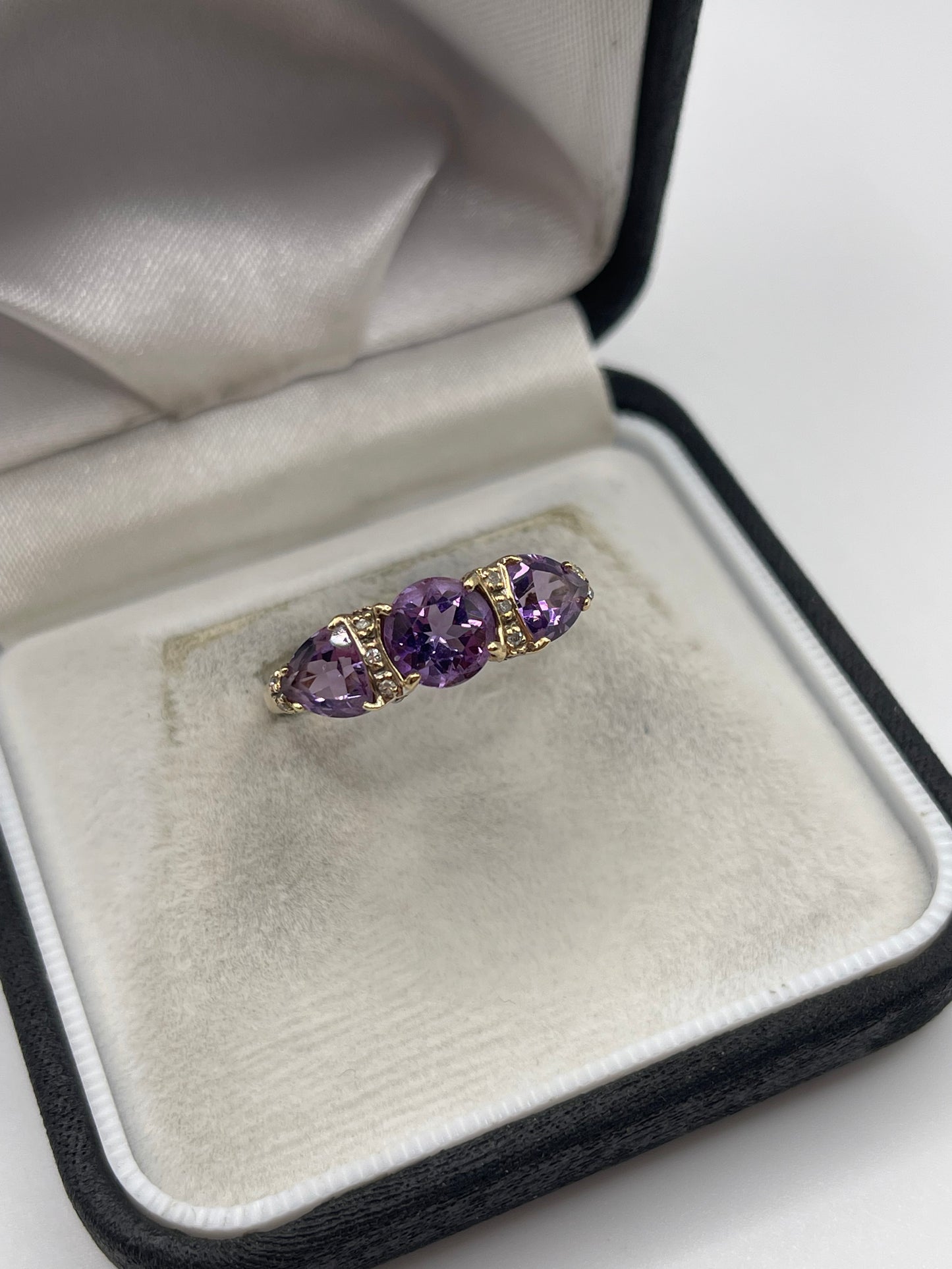 9ct gold amethyst and diamond ring