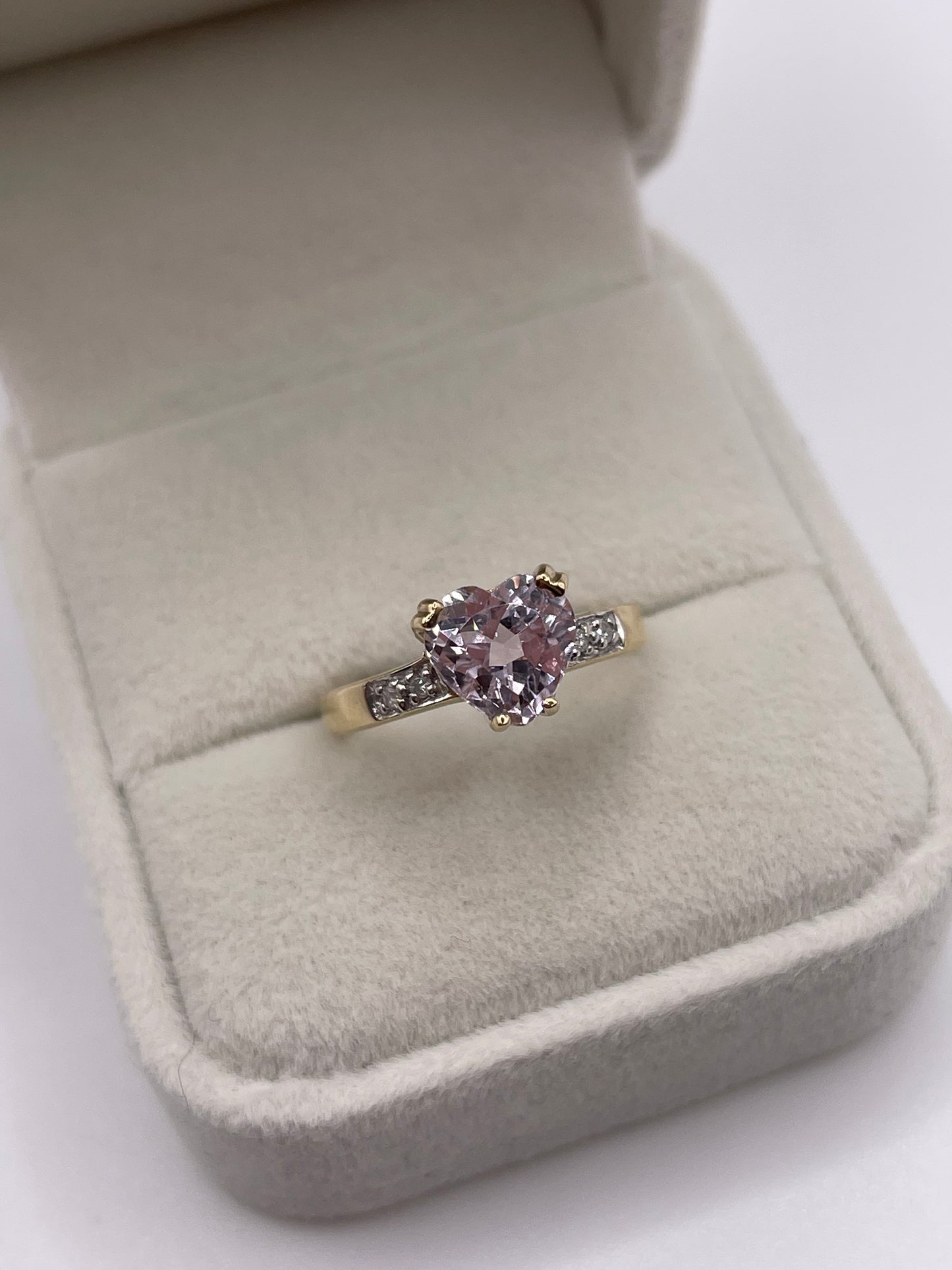 9ct gold kunzite and diamond ring