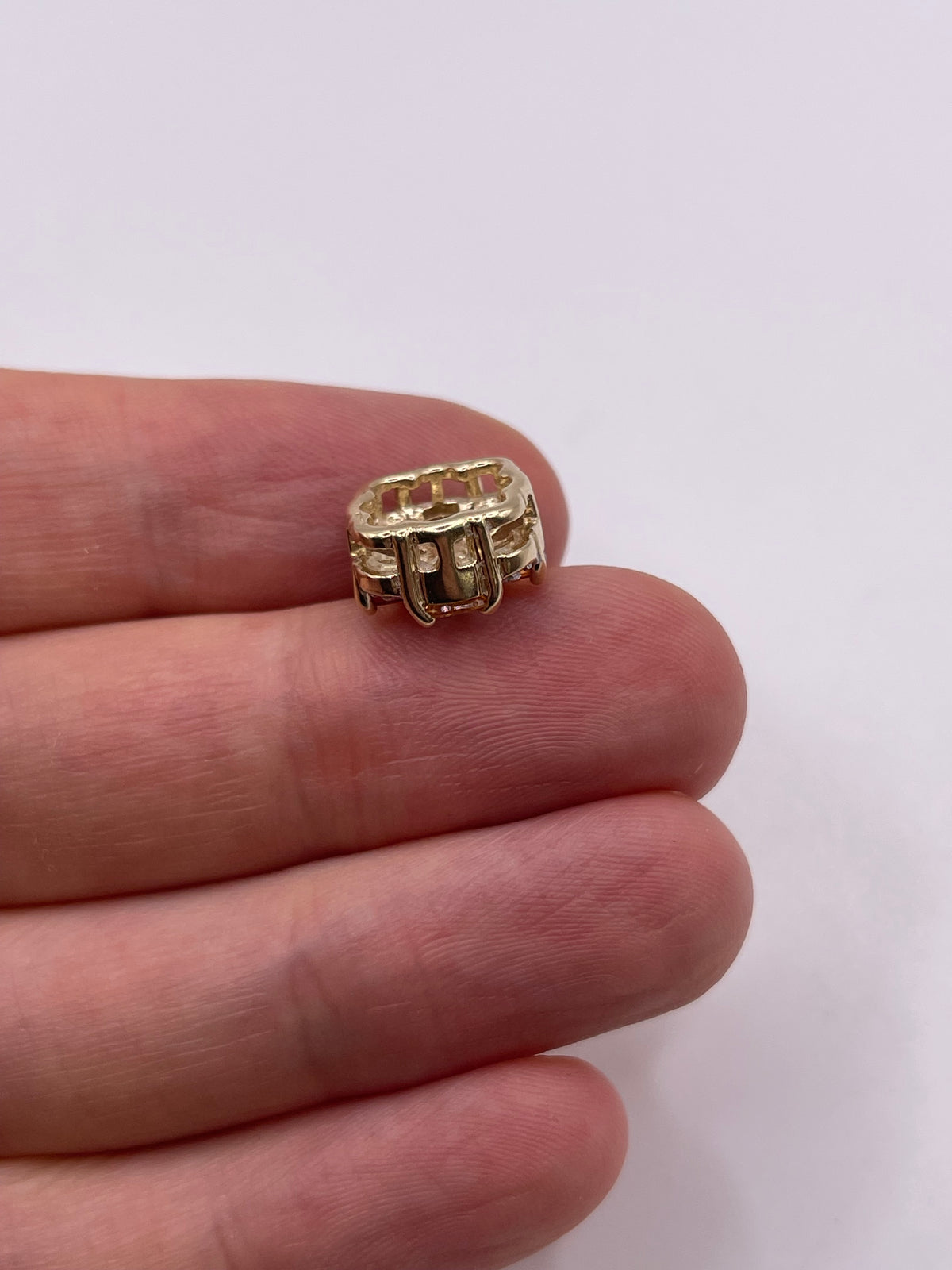 9ct gold sapphire and zircon pendant