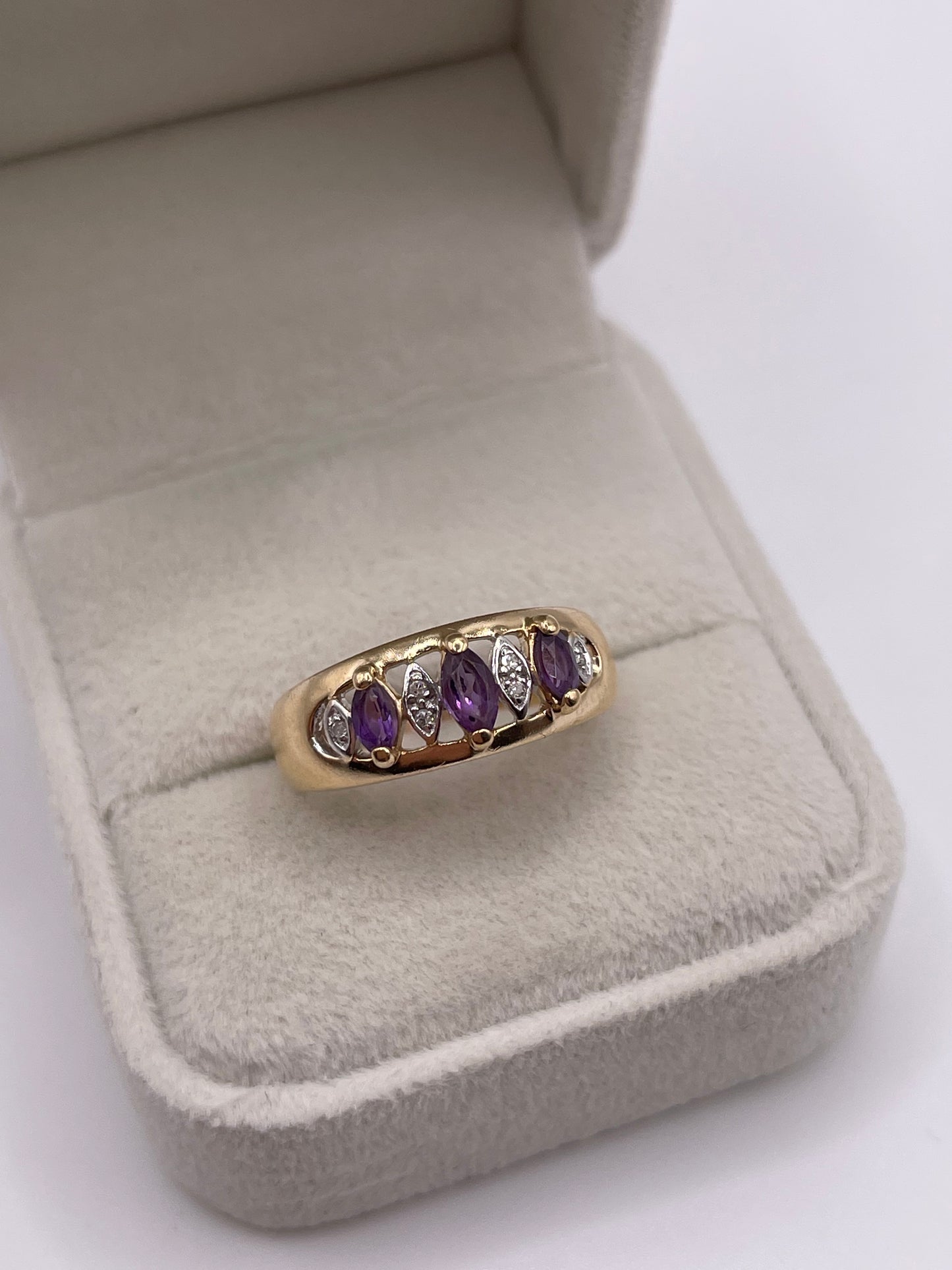 9ct gold amethyst and diamond ring