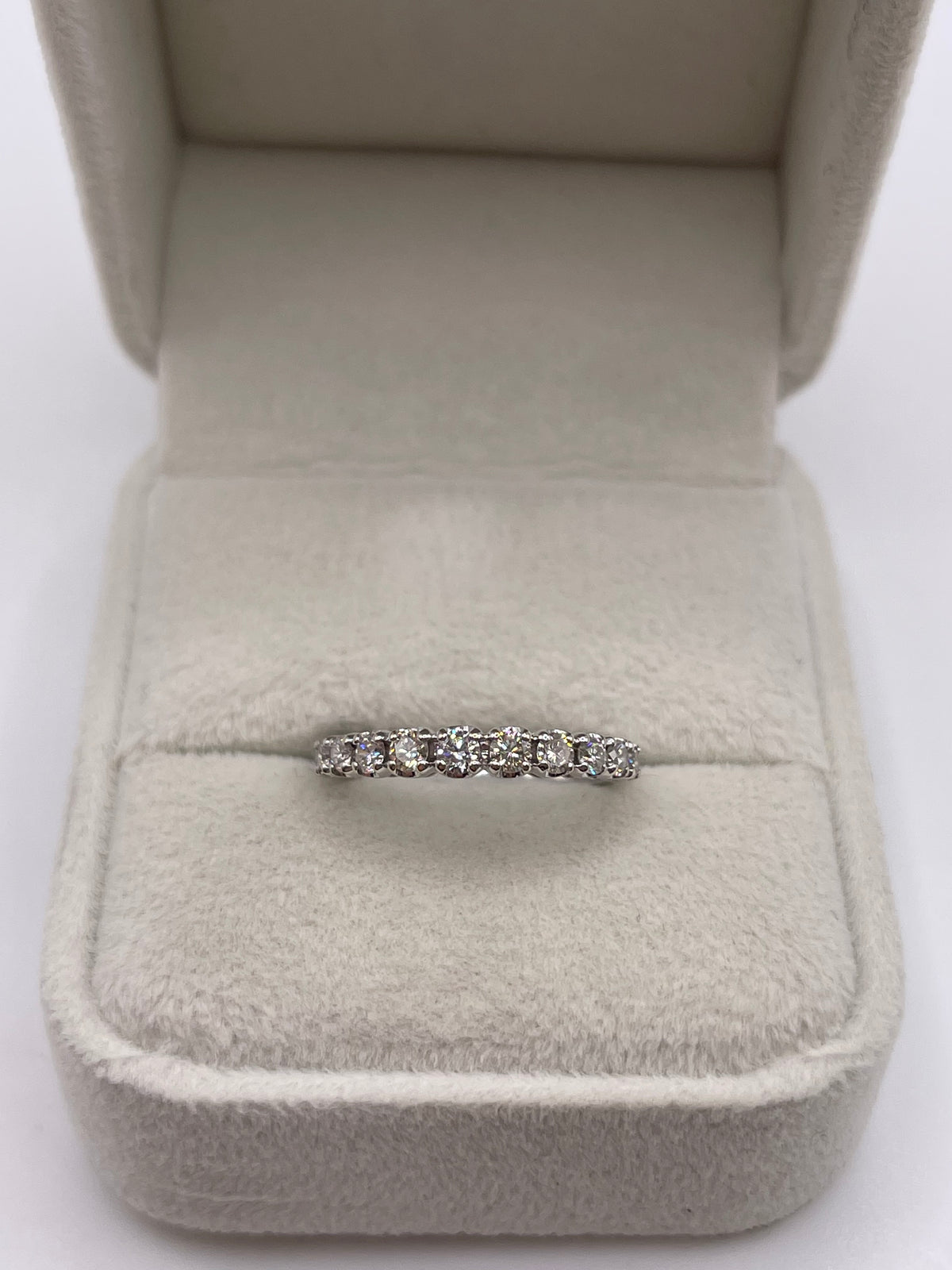18ct white gold diamond ring