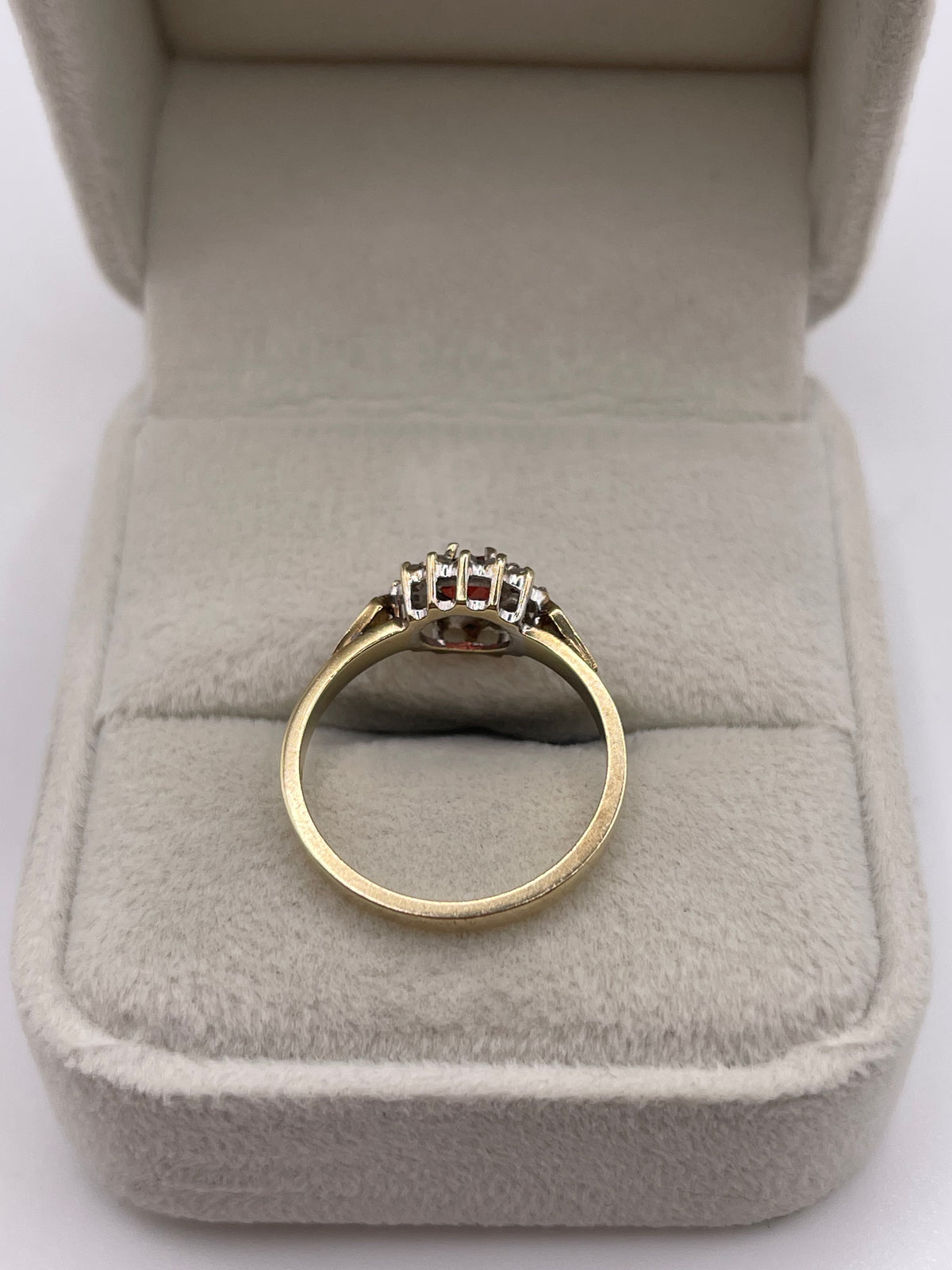 9ct gold garnet and diamond ring