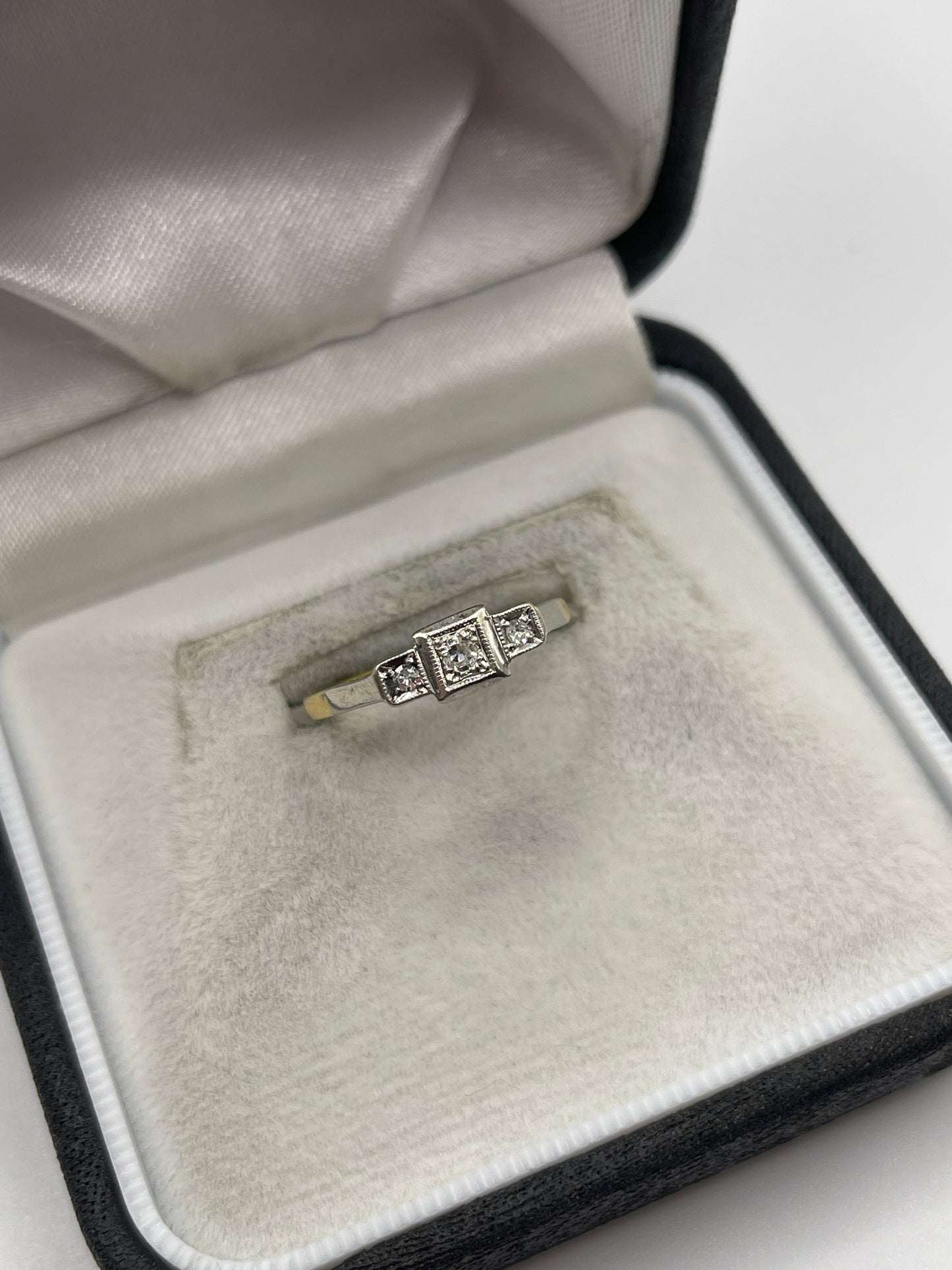 18ct gold diamond ring