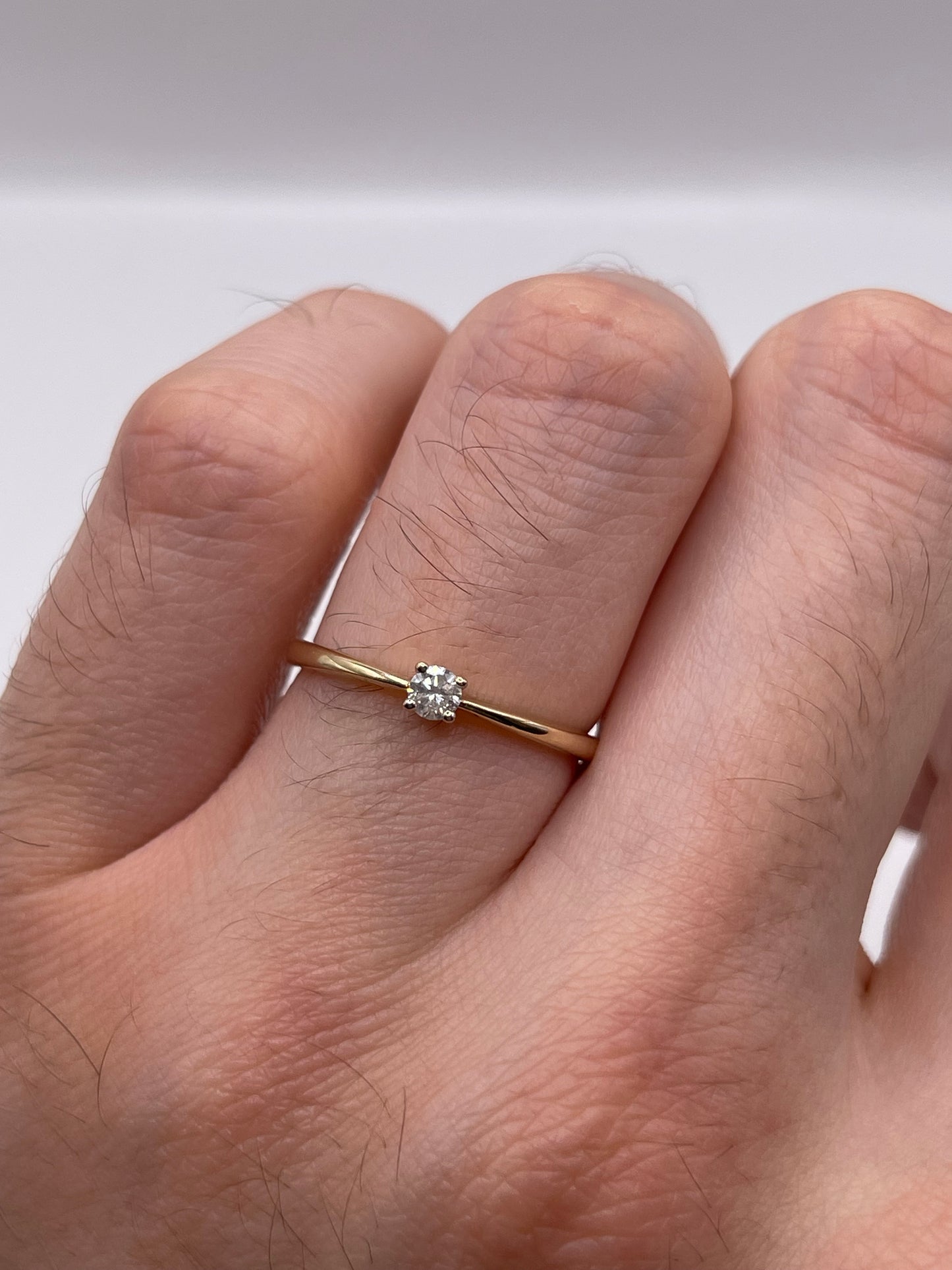 9ct gold diamond ring