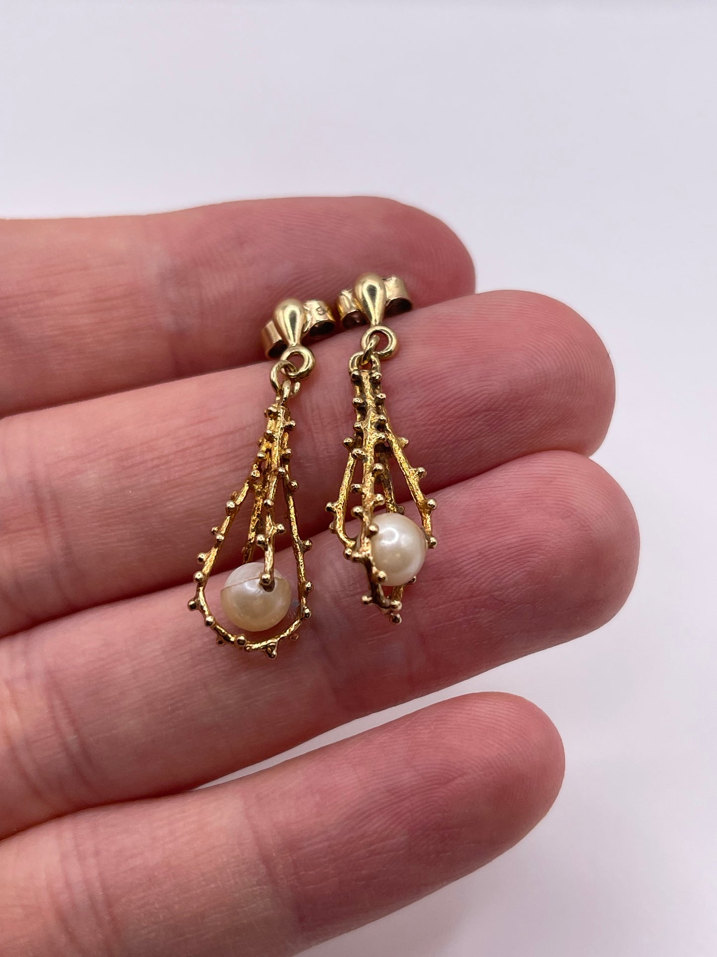 9ct gold pearl earrings