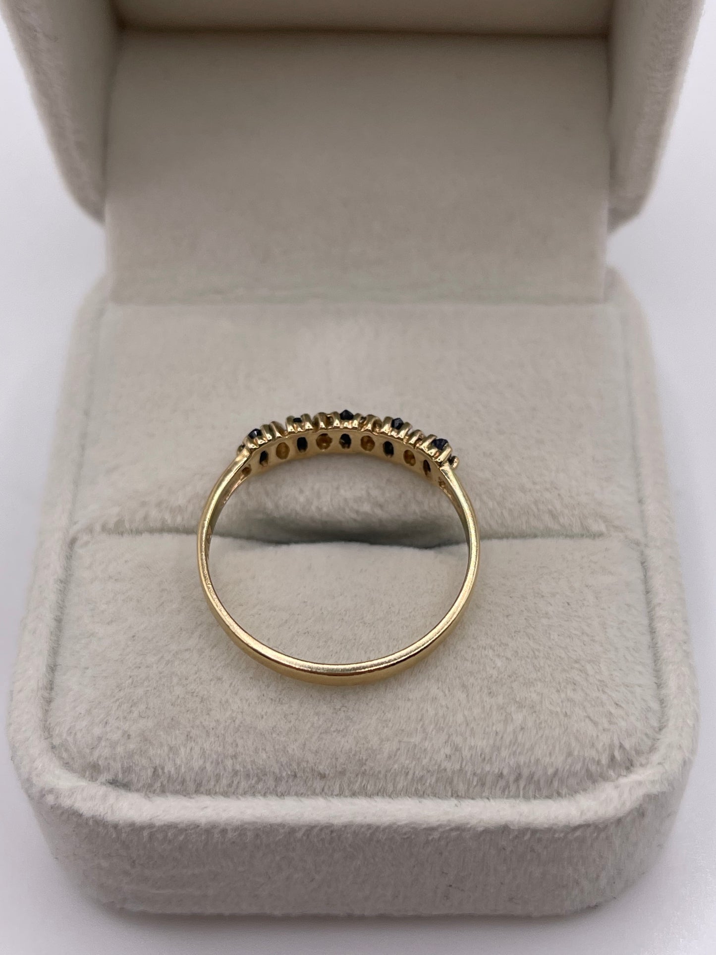9ct gold sapphire and diamond ring