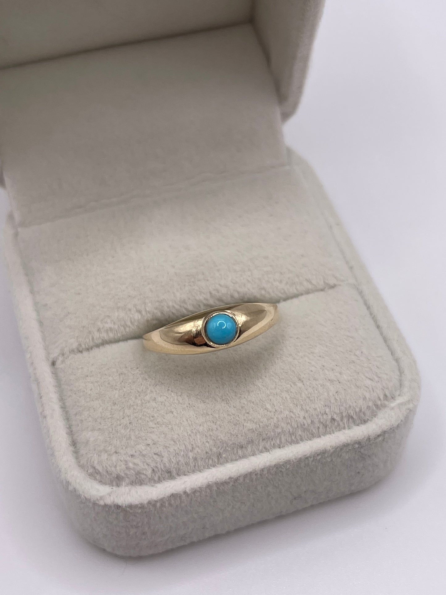 9ct gold turquoise gypsy ring