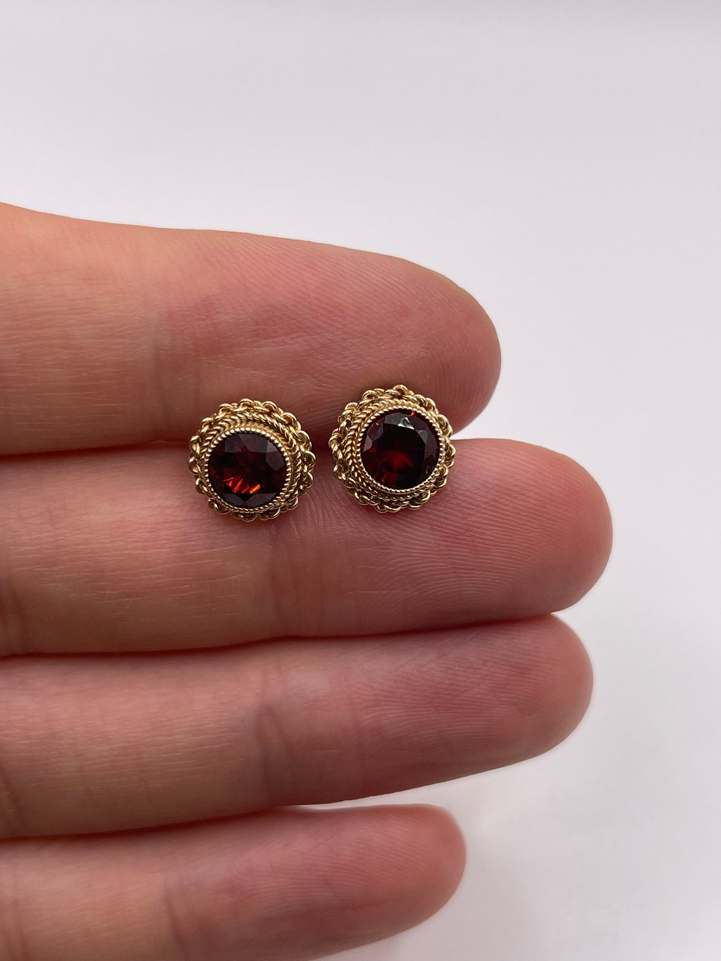 9ct gold garnet earrings