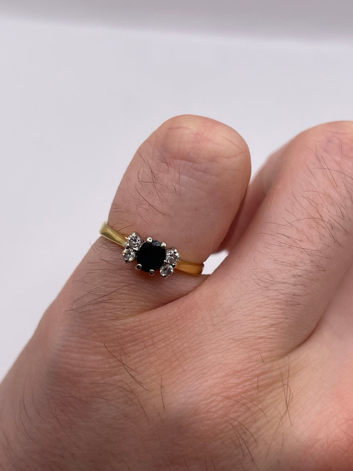 18ct gold sapphire and diamond ring