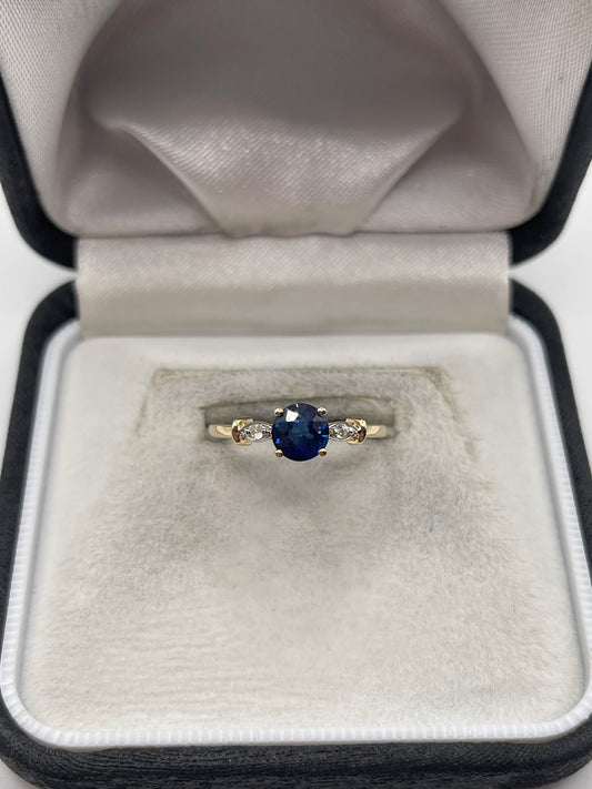 9ct gold kyanite and zircon ring