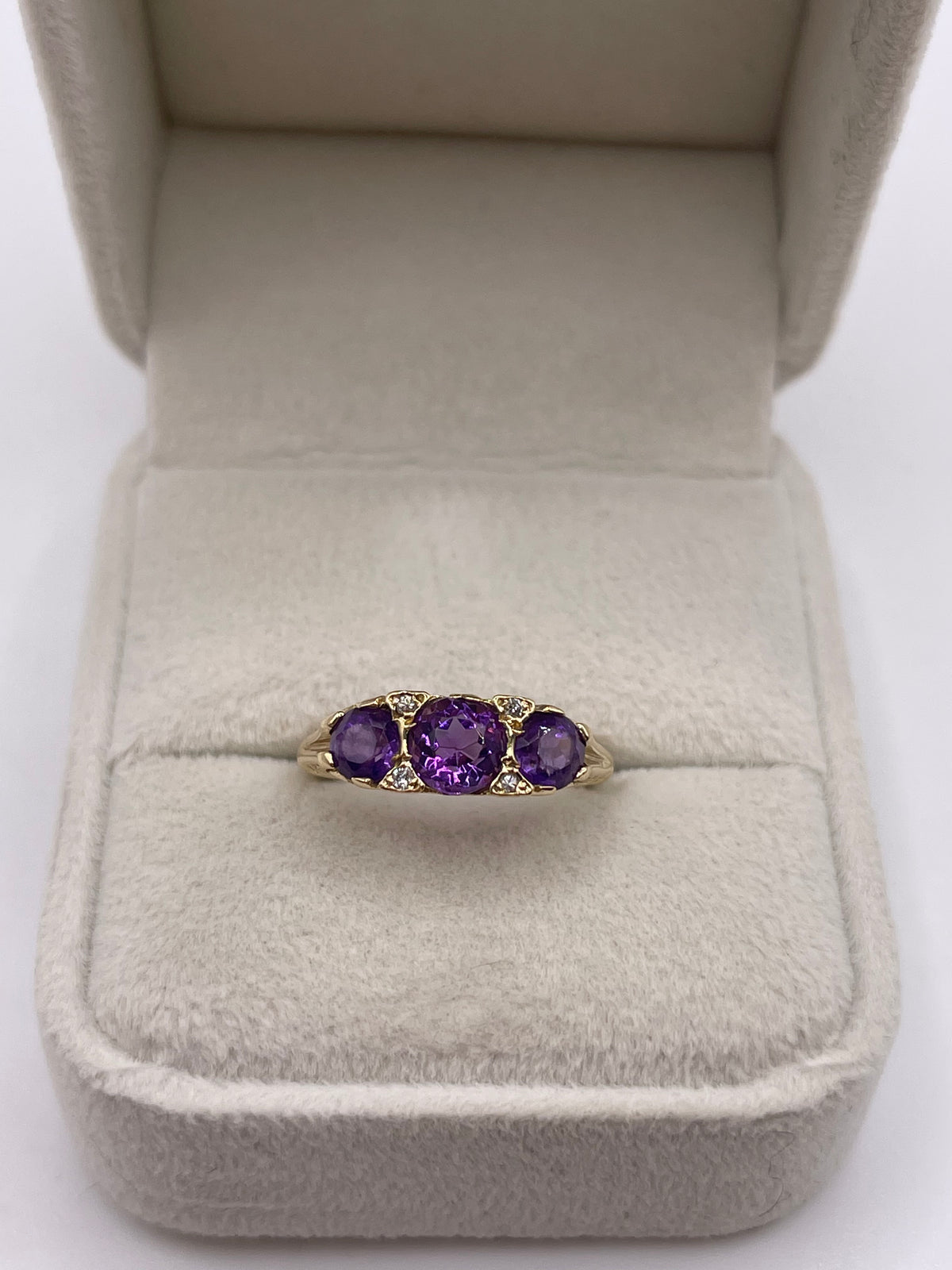 9ct gold amethyst and diamond ring
