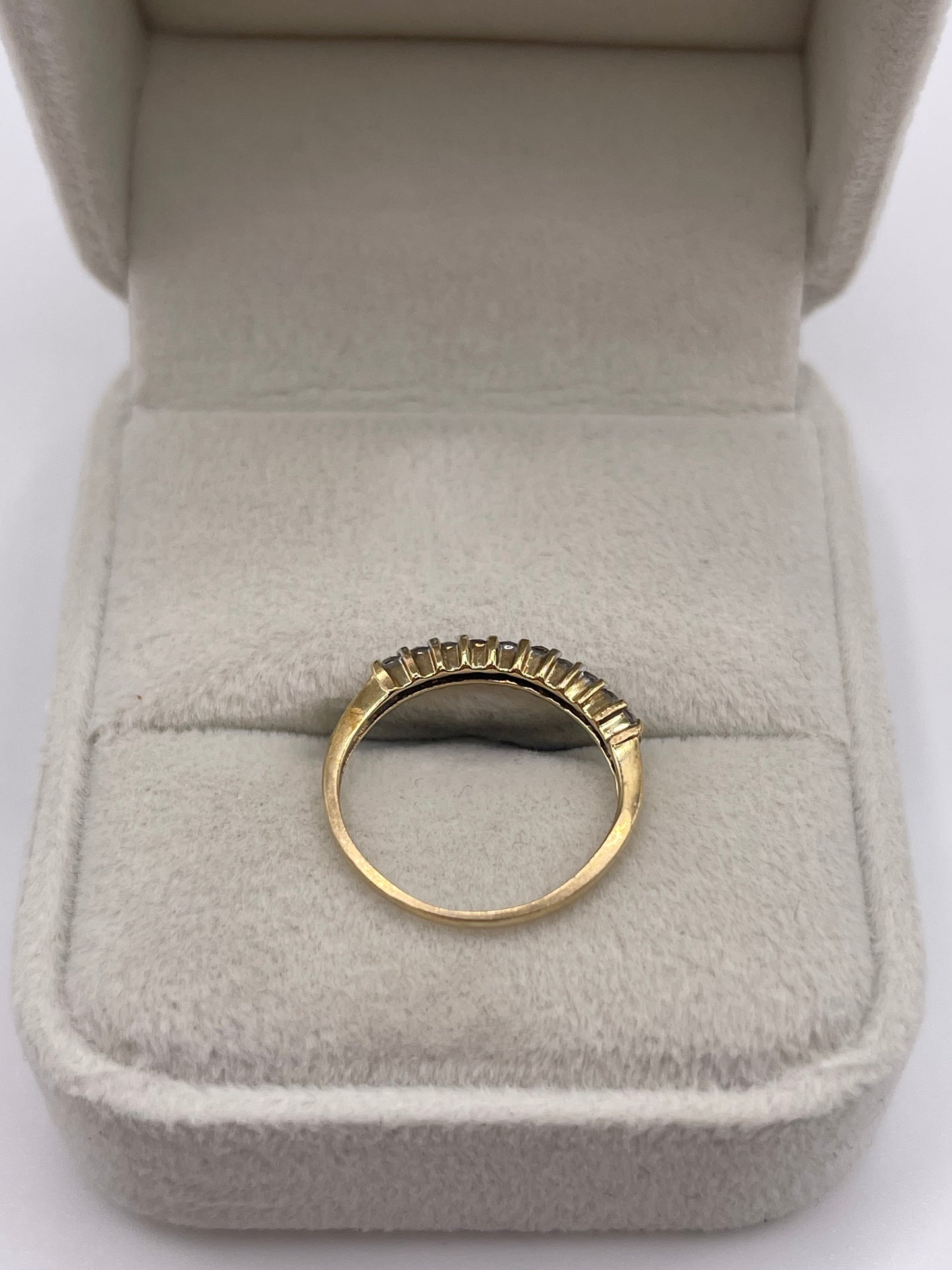 9ct gold diamond ring