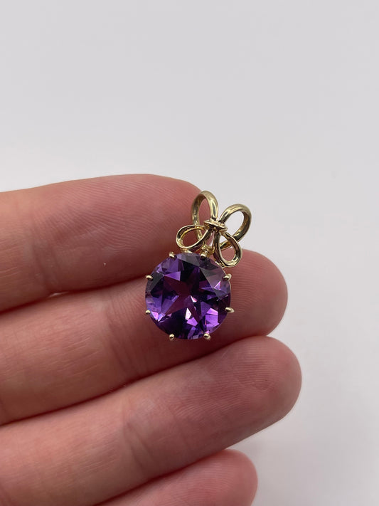 9ct gold amethyst pendant