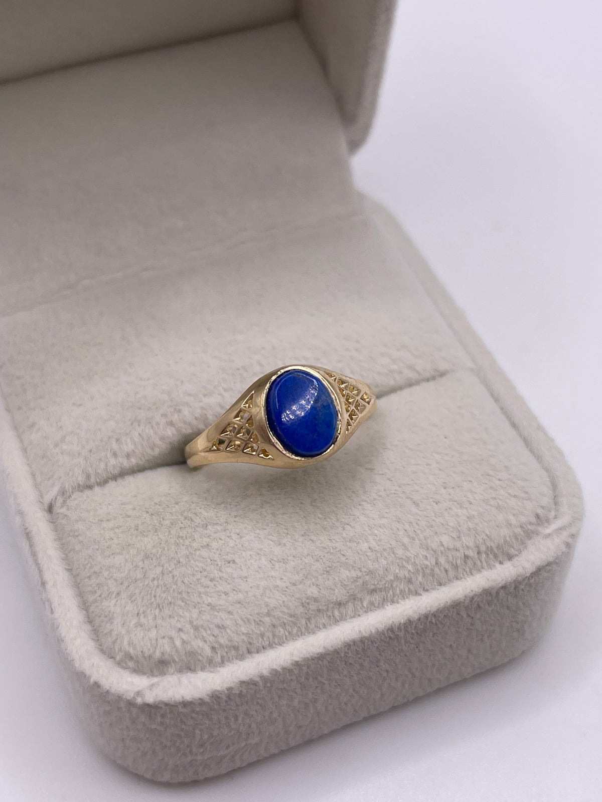 9ct gold lapis lazuli signet ring