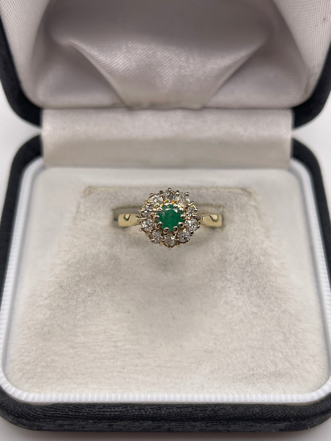 18ct gold emerald and diamond ring