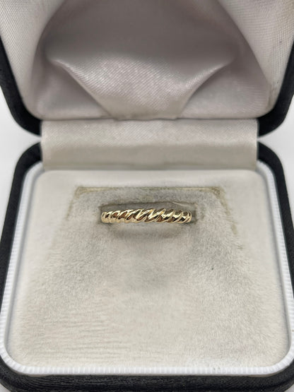 9ct gold croissant ring