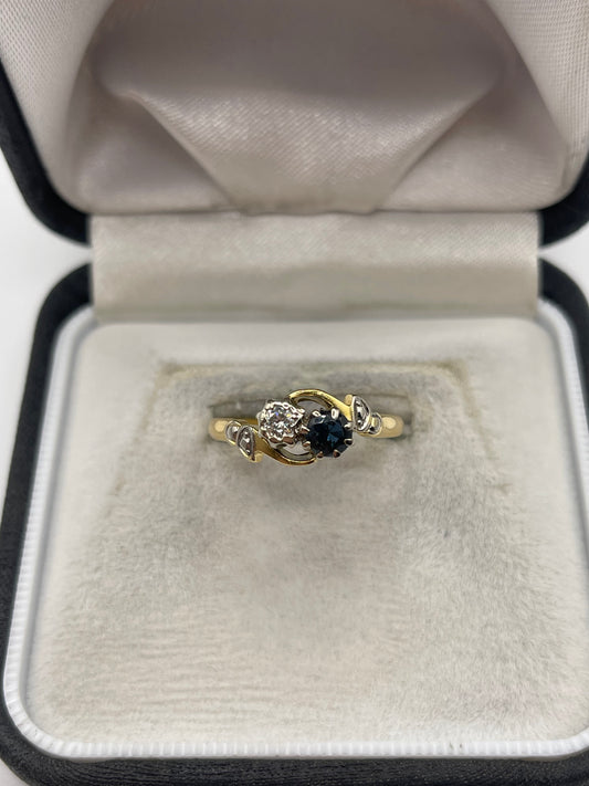 18ct gold sapphire and diamond ring