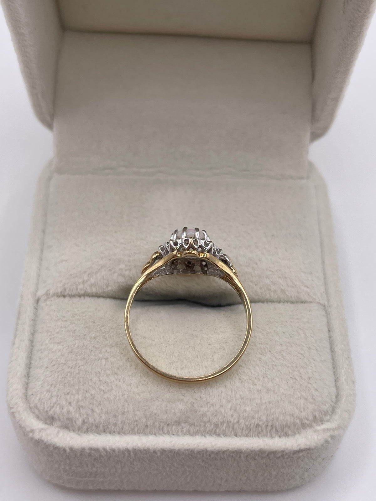 9ct gold opal and diamond ring