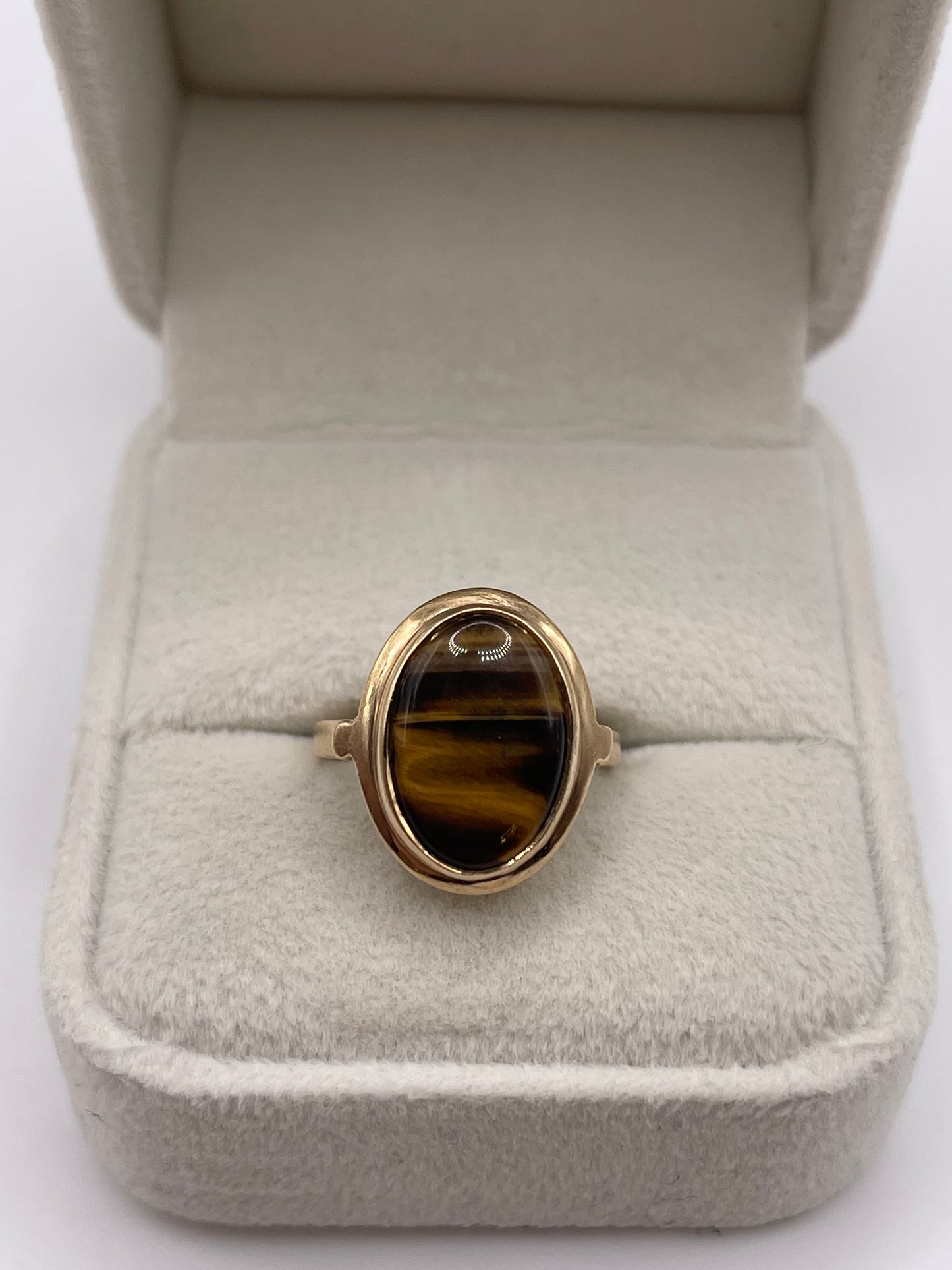 9ct gold tigers eye ring