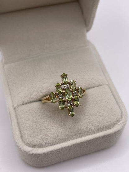 9ct gold peridot and diamond ring