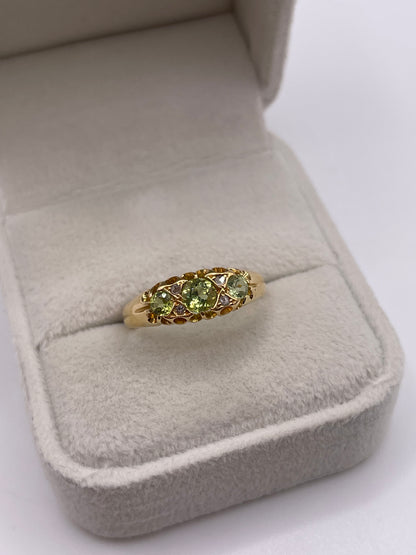 Antique 18ct gold peridot and diamond ring
