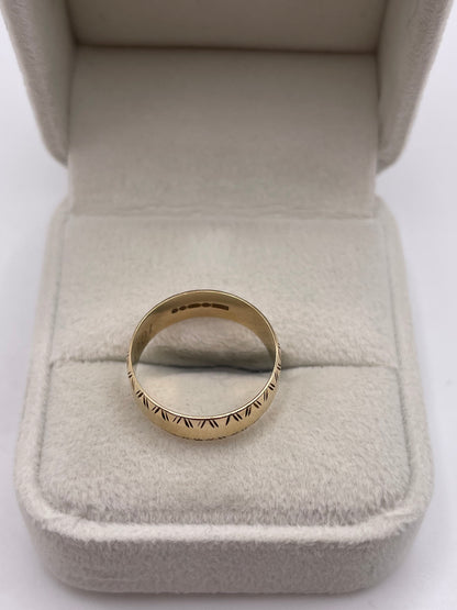 9ct gold patterned band