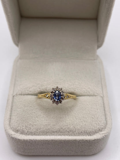 18ct gold sapphire and diamond ring