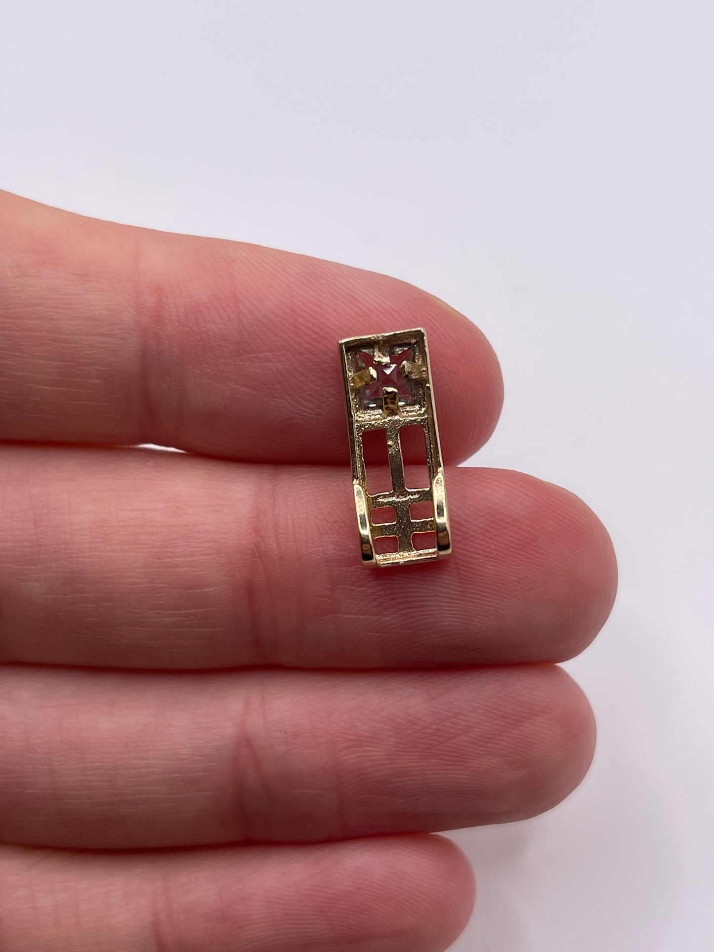 9ct gold topaz pendant