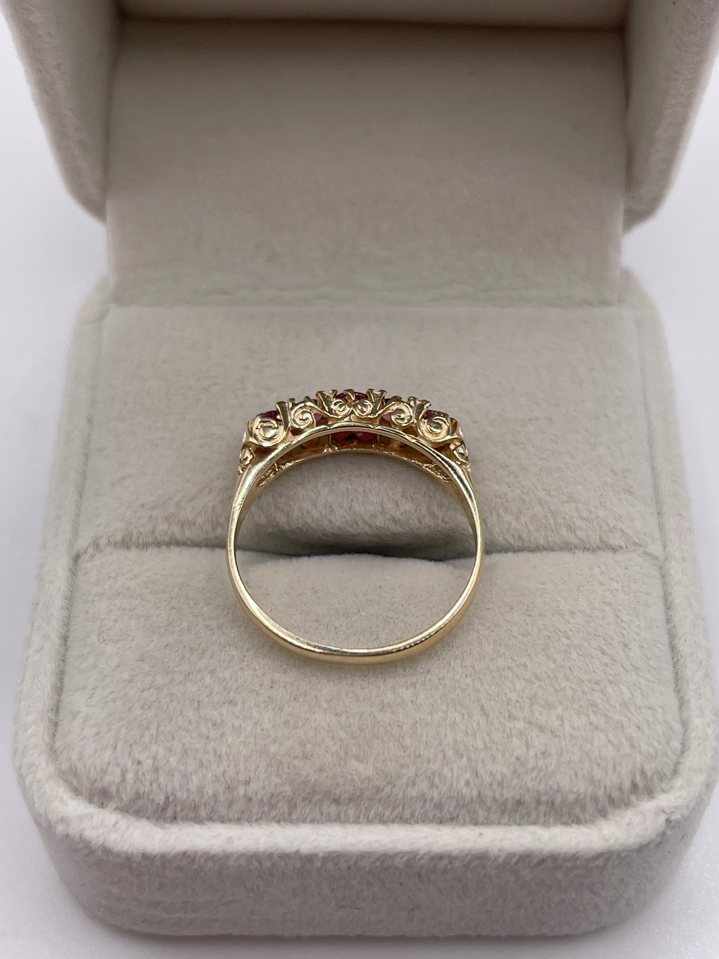 9ct gold ruby ring