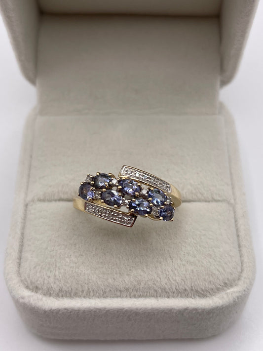 9ct gold tanzanite and diamond ring