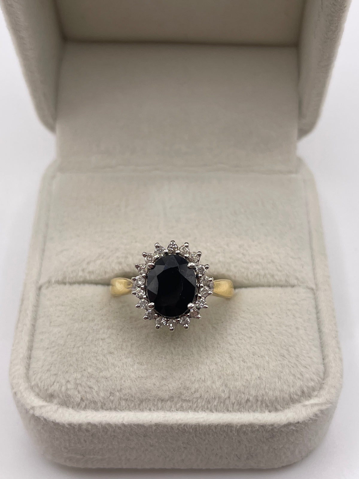 18ct gold sapphire and diamond ring