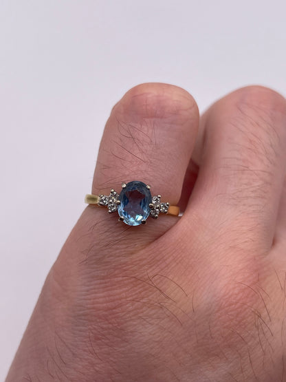 18ct gold aquamarine and diamond ring