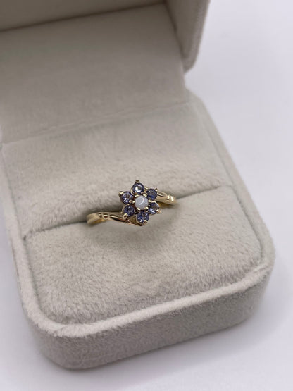 9ct gold tanzanite and opal ring