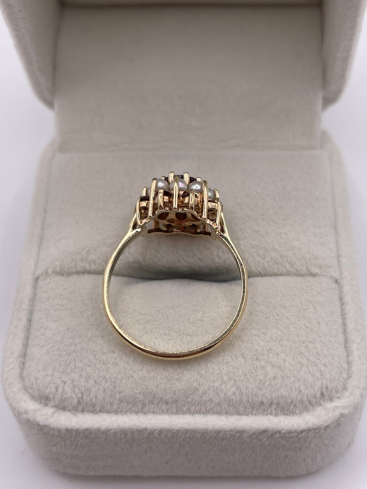 9ct gold garnet and pearl ring