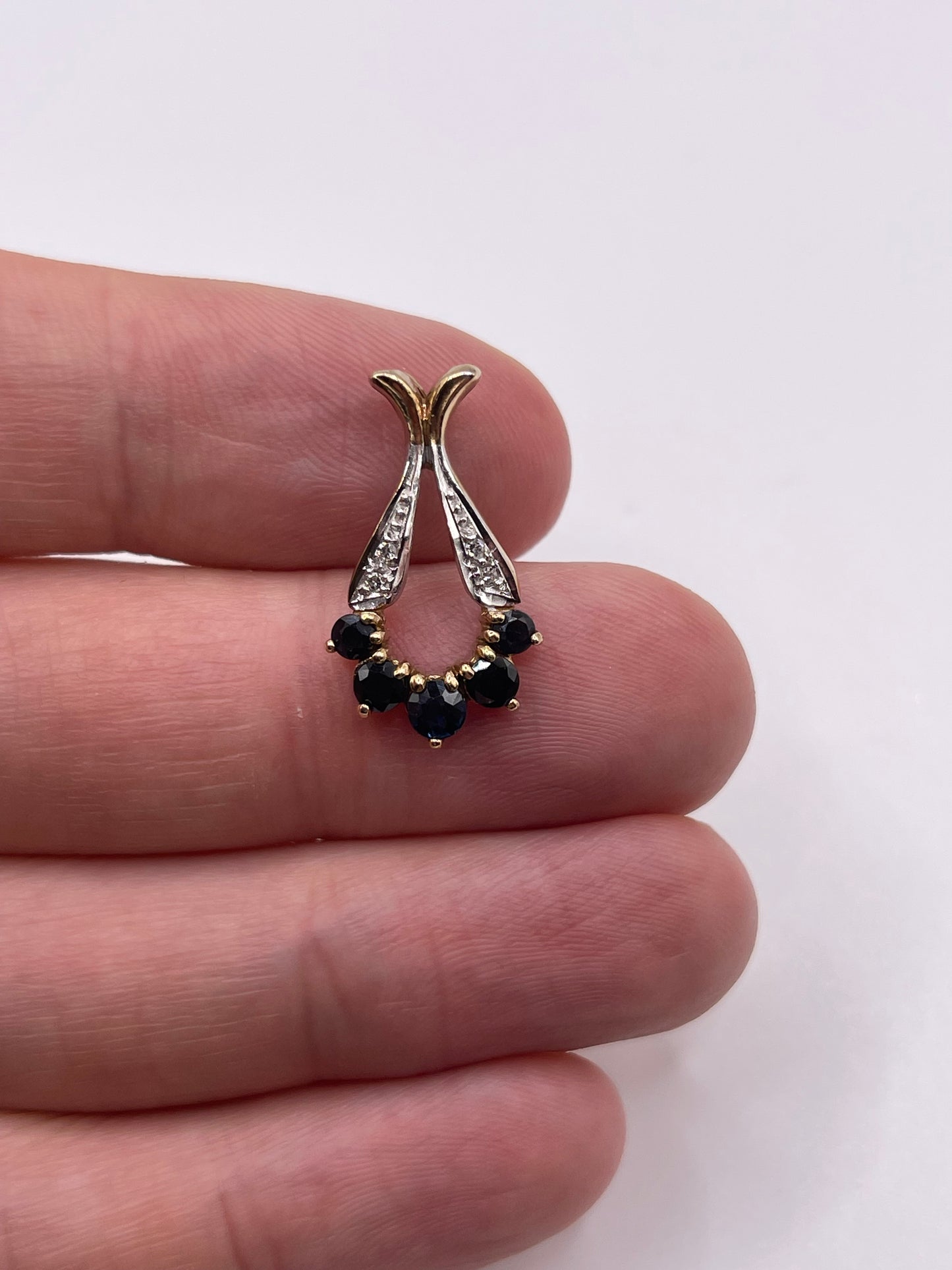 9ct gold sapphire and diamond pendant
