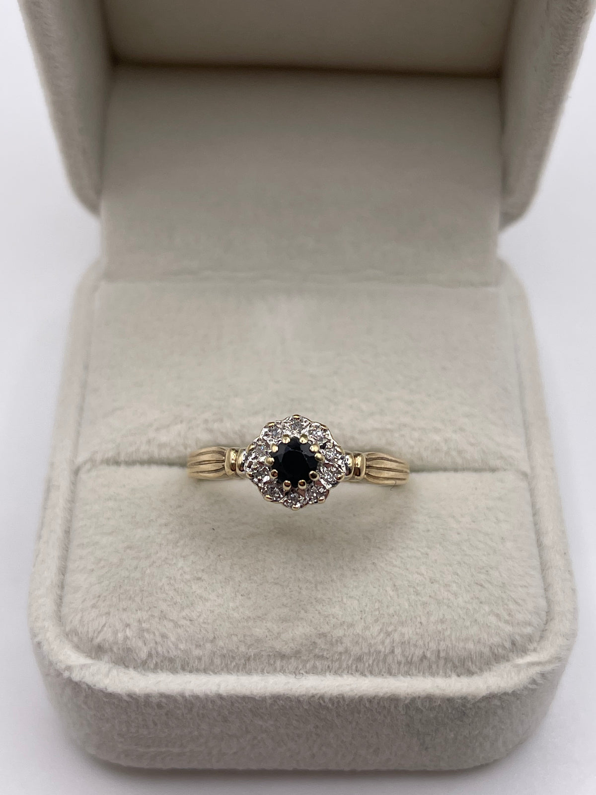9ct gold sapphire and diamond ring