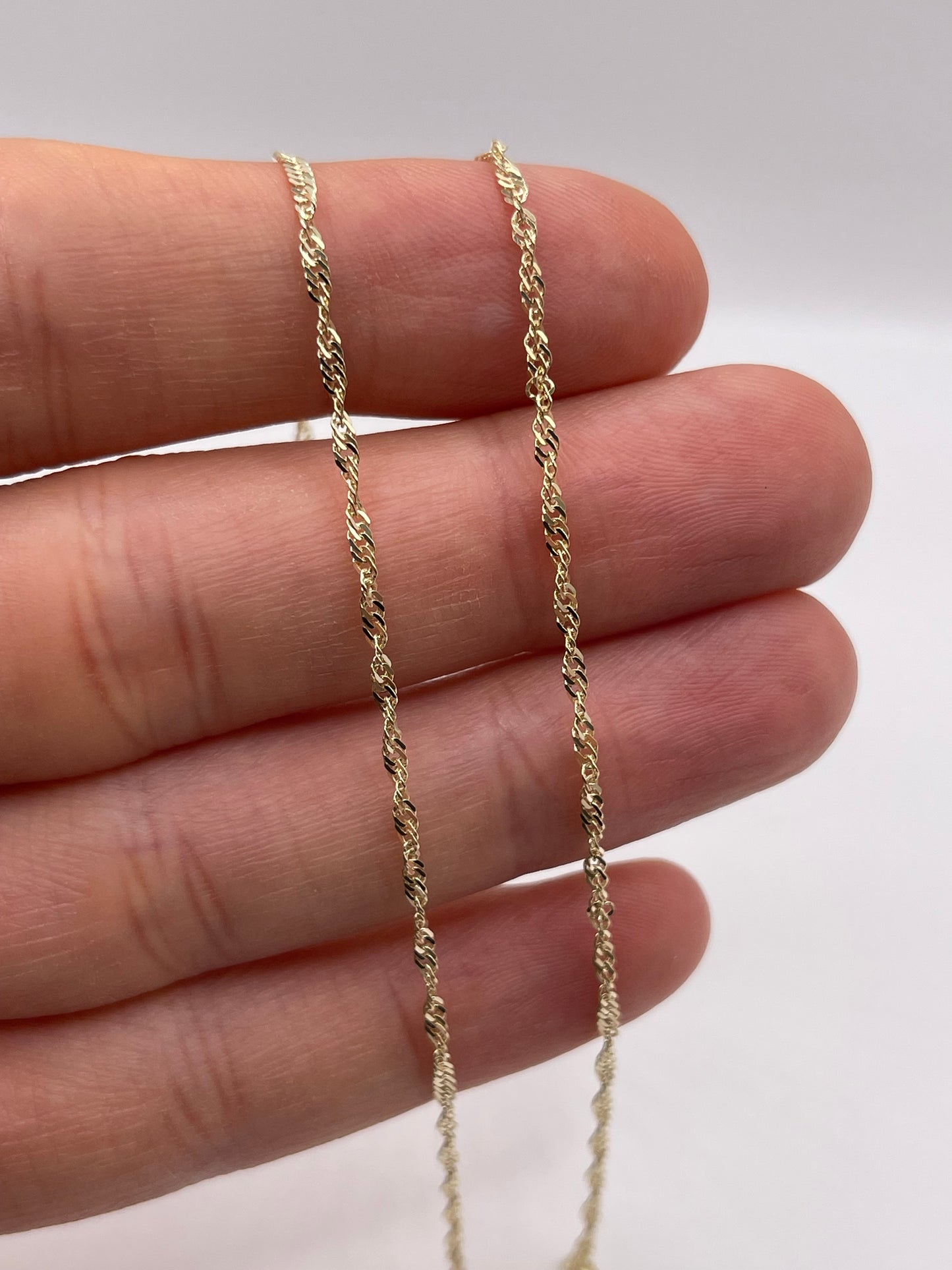 9ct gold chain 377