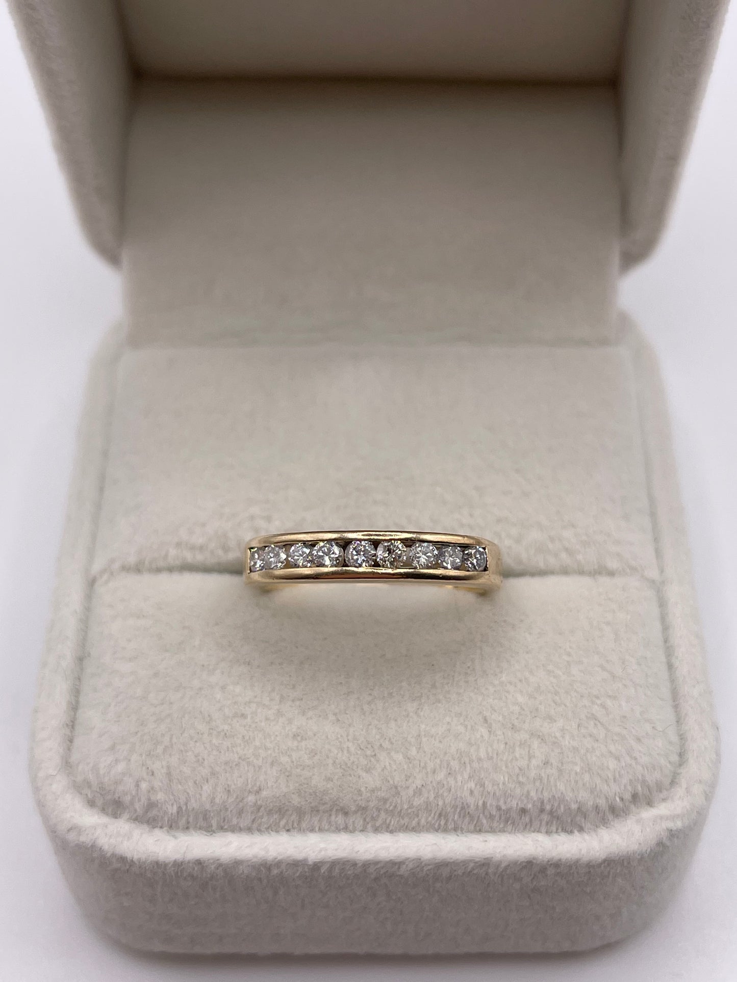 9ct gold diamond ring