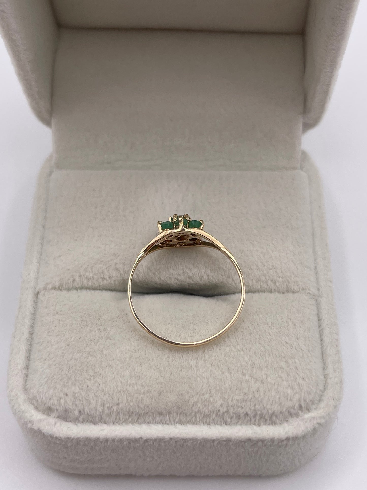 9ct gold emerald cluster ring